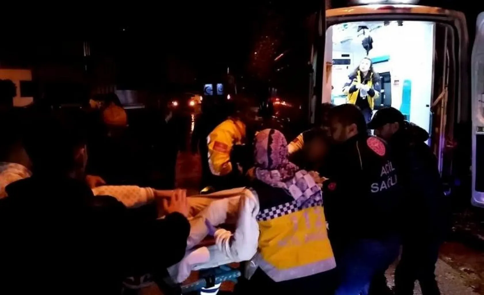 Arkadaşı aracı kaçırdı, ehliyetsiz sürücü ağaca çarptı