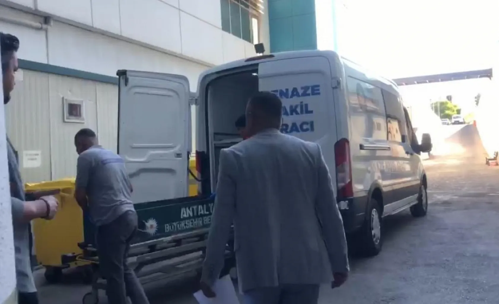 Tek yumrukla komalık olan çiçekçi hayatını kaybetti