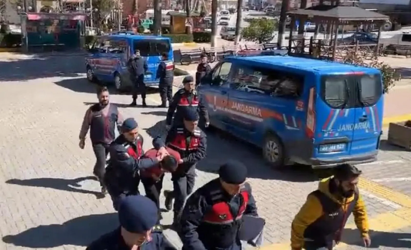 Aracına aldığı yabancı uyruklu şahıs tarafından boğazı kesilerek öldürülmüştü, katil tutuklandı