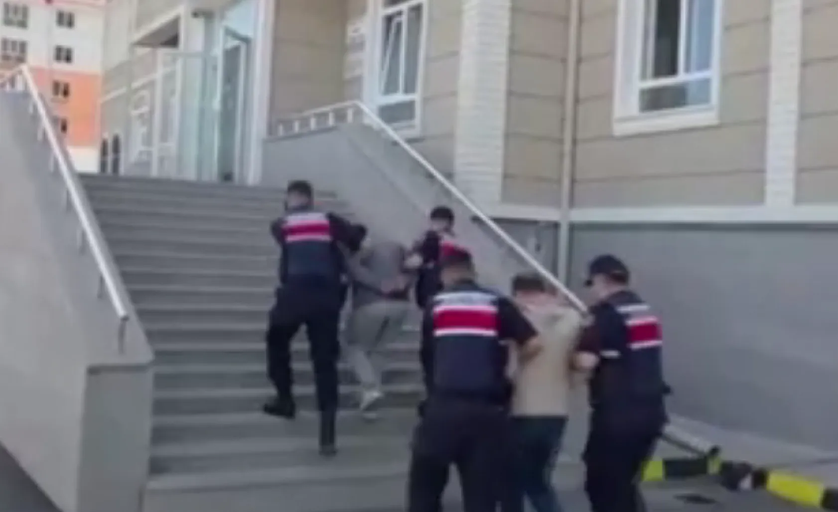 Muğla'nın da aralarında bulunduğu 31 İlde 51 DEAŞ şüphelisi yakalandı