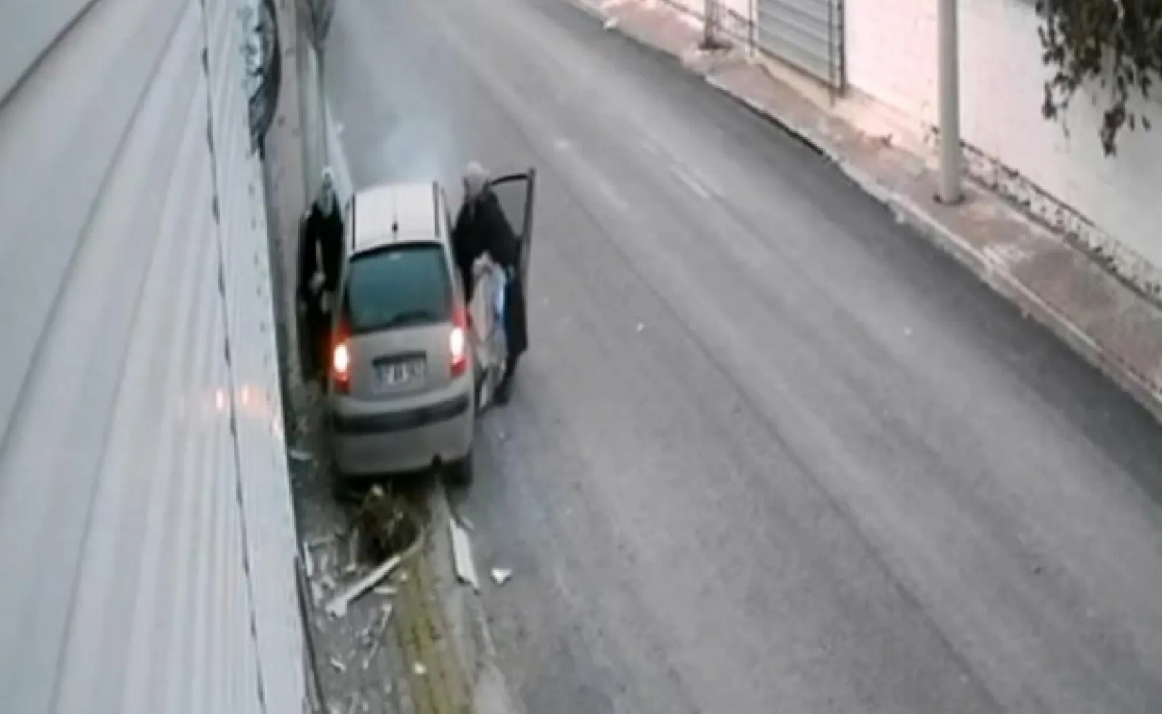 Ölümden dönen baba ile küçük kızın birbirine sarılması yürekleri burktu