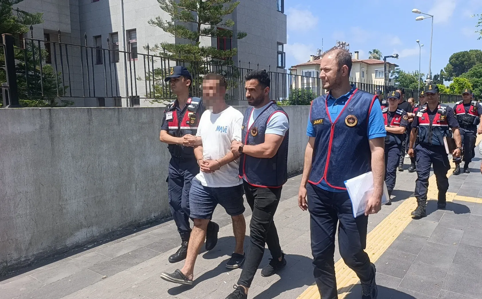Karnından vurulmuş halde bulunan adamın cinayete kurban gittiği belirlendi