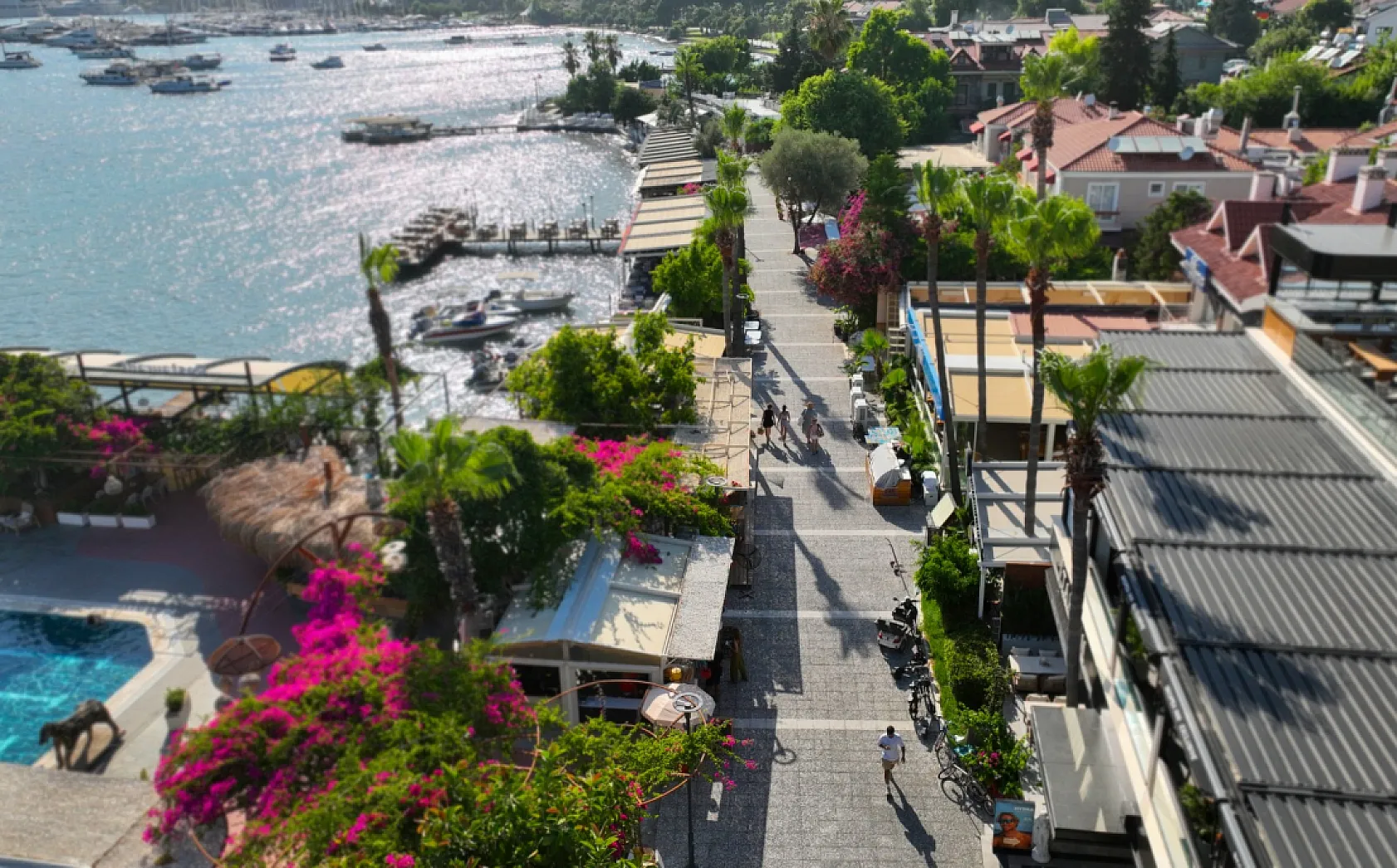 Fethiye Belediyesi'nden Göcek Sahiline Modern Dokunuş