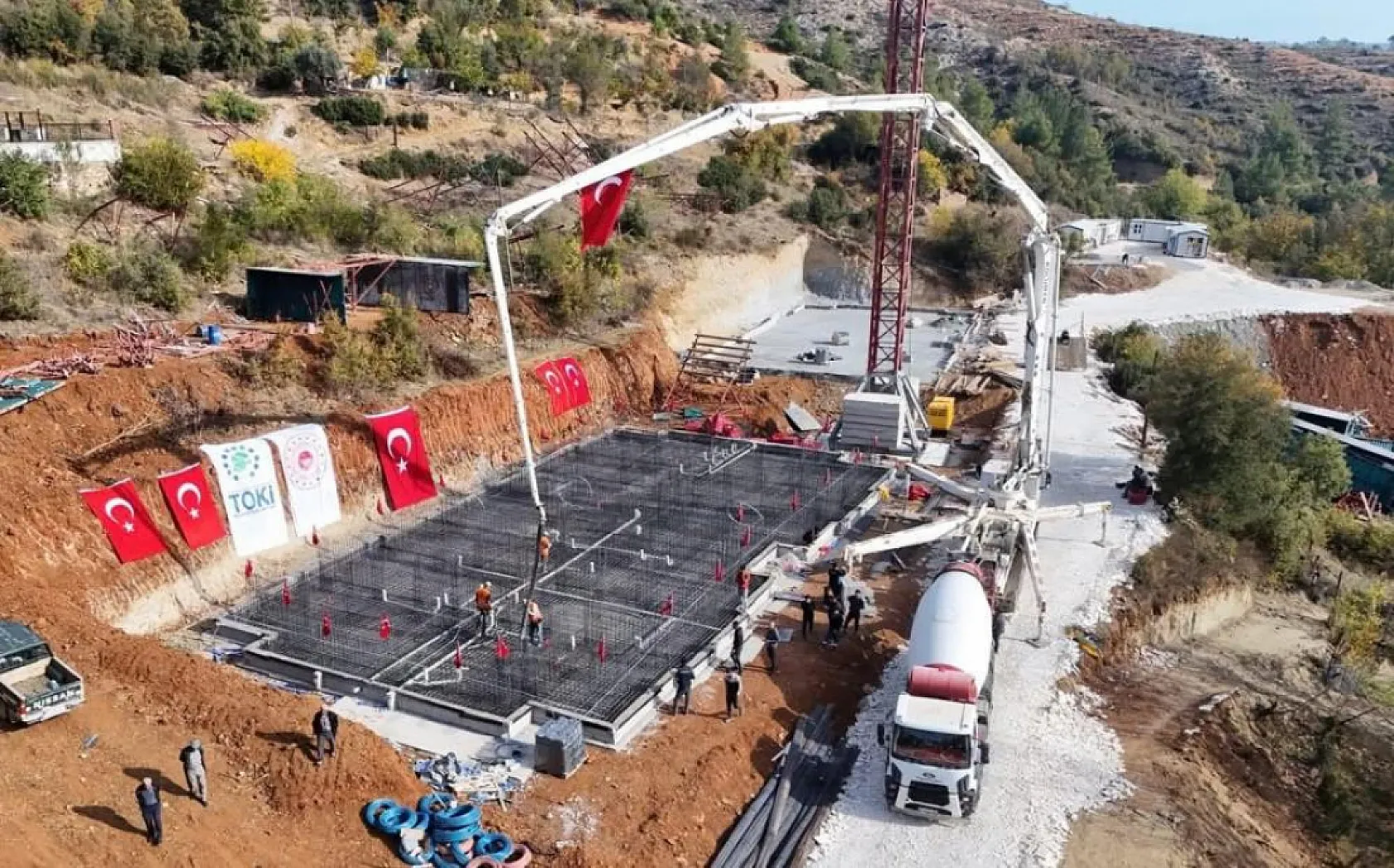 Kavaklıdere'de 9'uncu toplu konut için temel atıldı