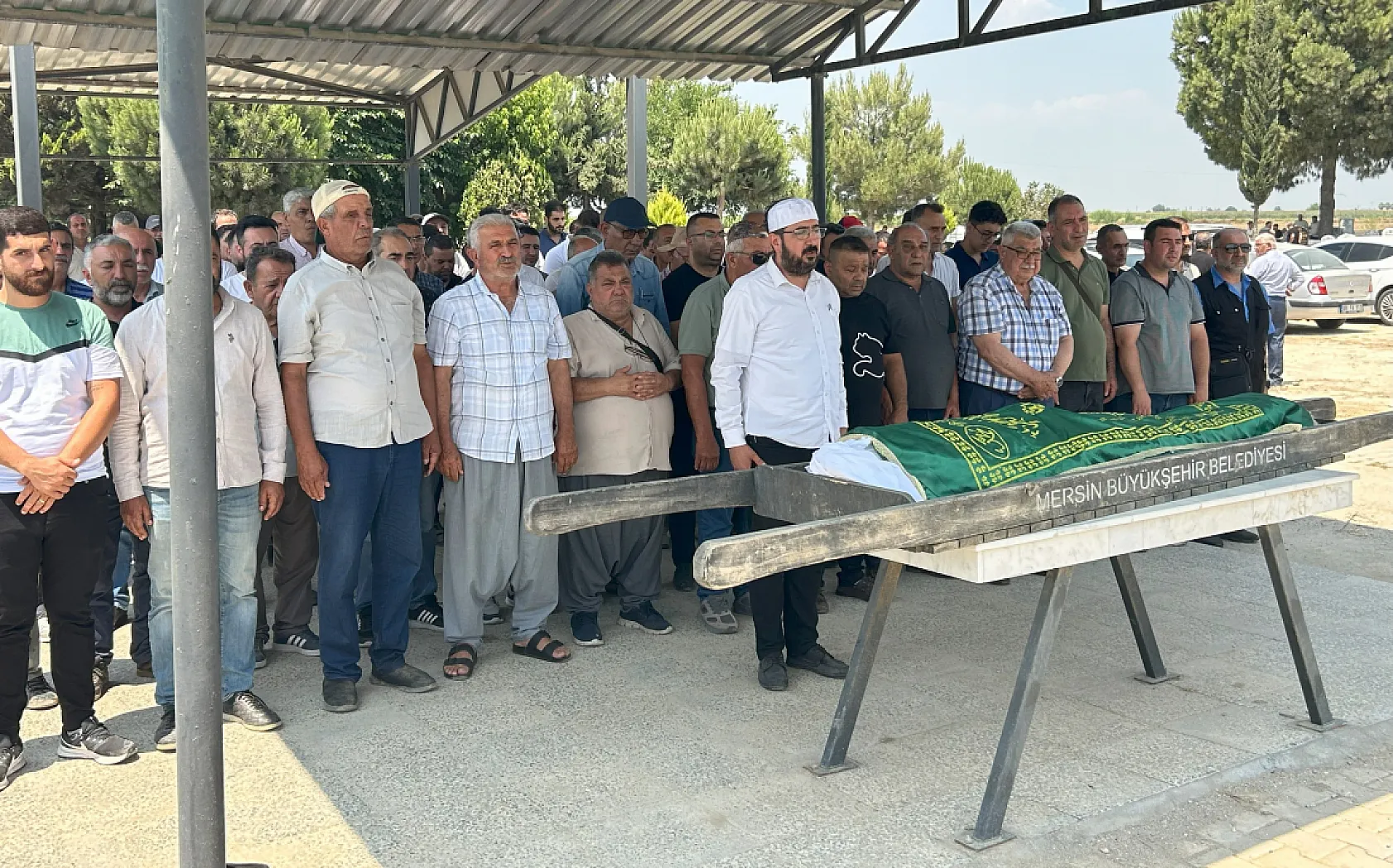 Baba ve kızları yan yana defnedildi