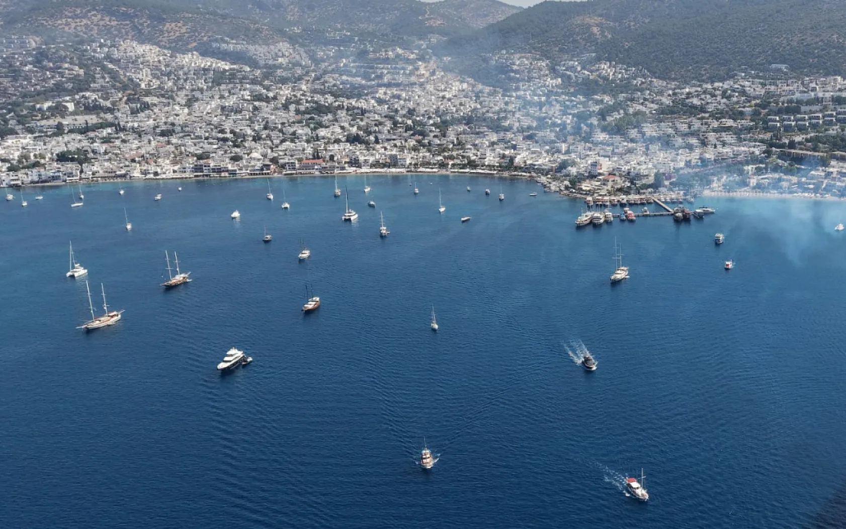 Bodrum, masmavi koyları, doğal güzellikleri ve eşsiz deniz rotalarıyla ziyaretçilerini çekiyor