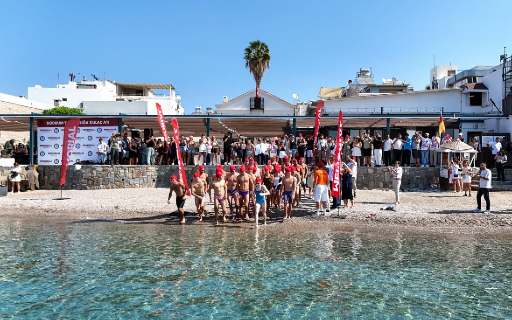 Bodrum'da sağlık için kulaç attılar