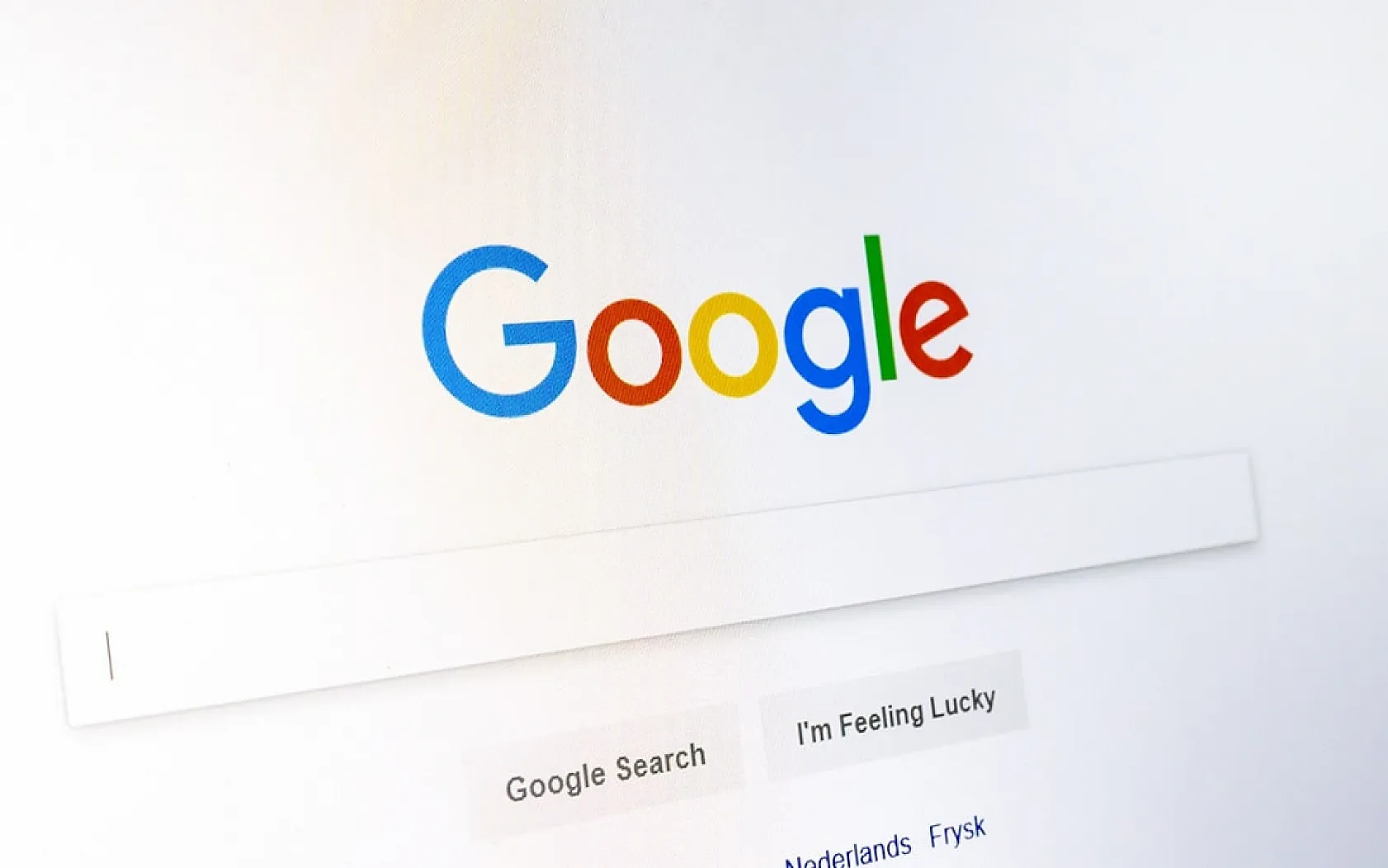 Google, Dolandırıcılığın Önüne Geçmek İçin Mavi Tik Özelliğini Tanıtıyor
