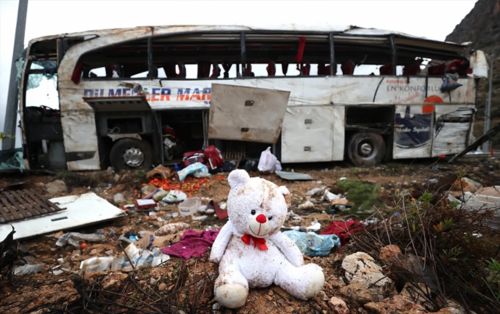 9 kişinin öldüğü kazada yaralananların anlattıkları kan dondurdu: Şoför o kadar kötü kullandı ki araçtan inmek istedim