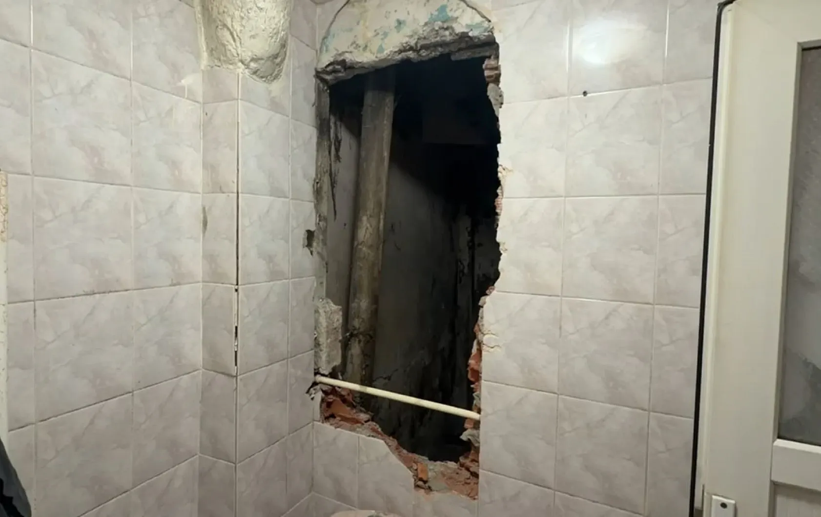 Türkmenistanlı kadın 5'inci kattan düşerek hayatını kaybetti