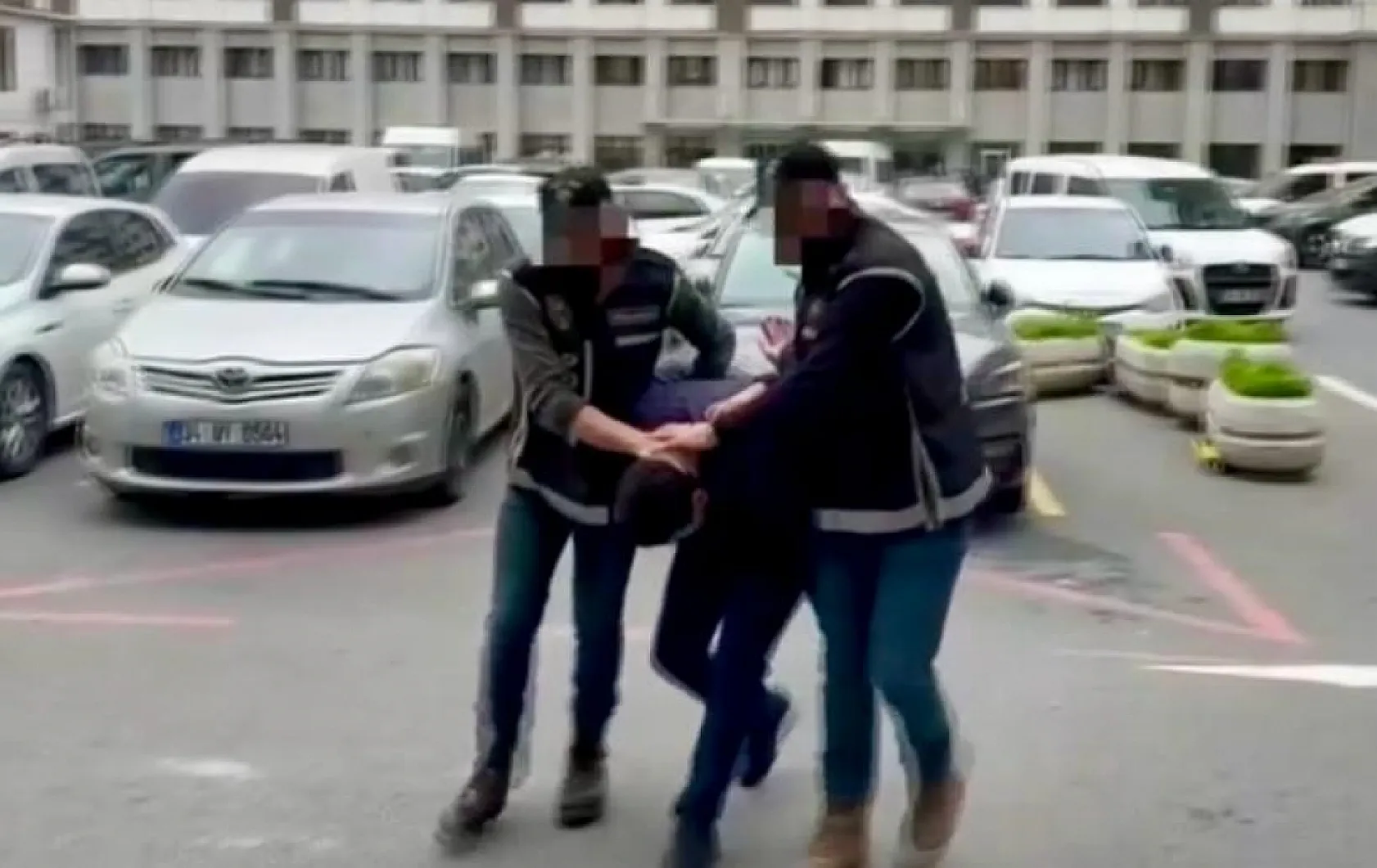 Yabancı uyruklu ByLock'çu FETÖ üyesi havalimanında yakalandı