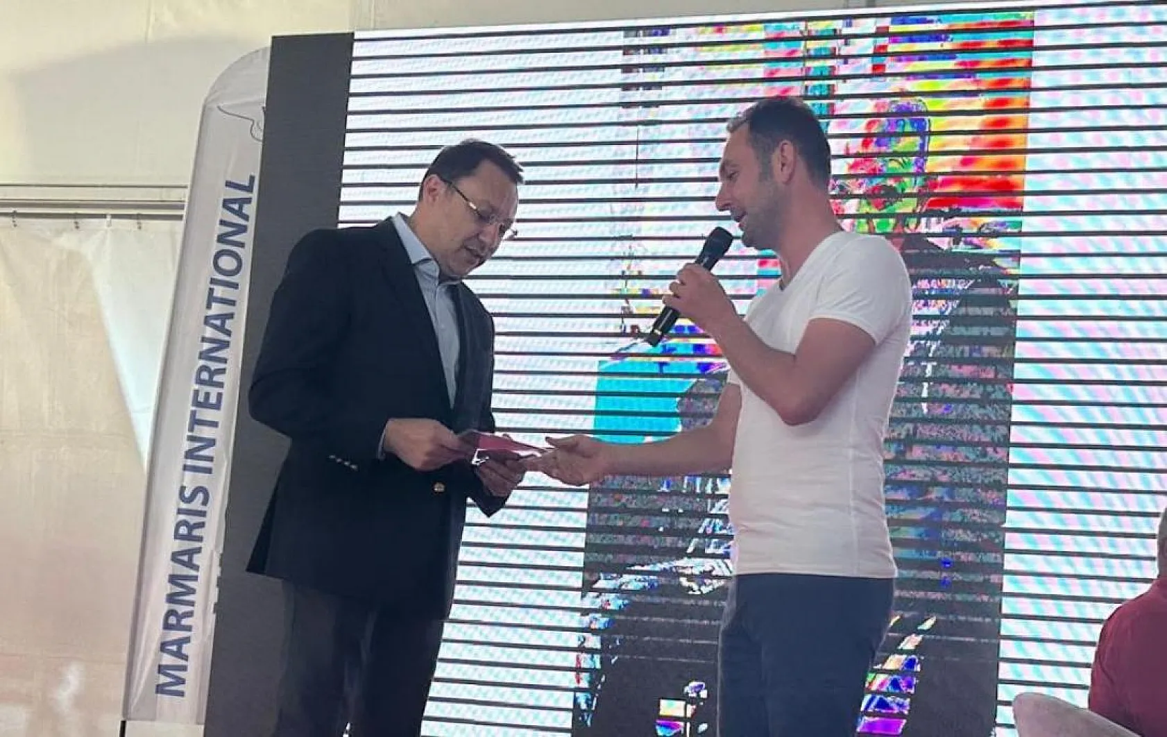 Boat Showda Başkan Ayhan'a tasdikname verildi
