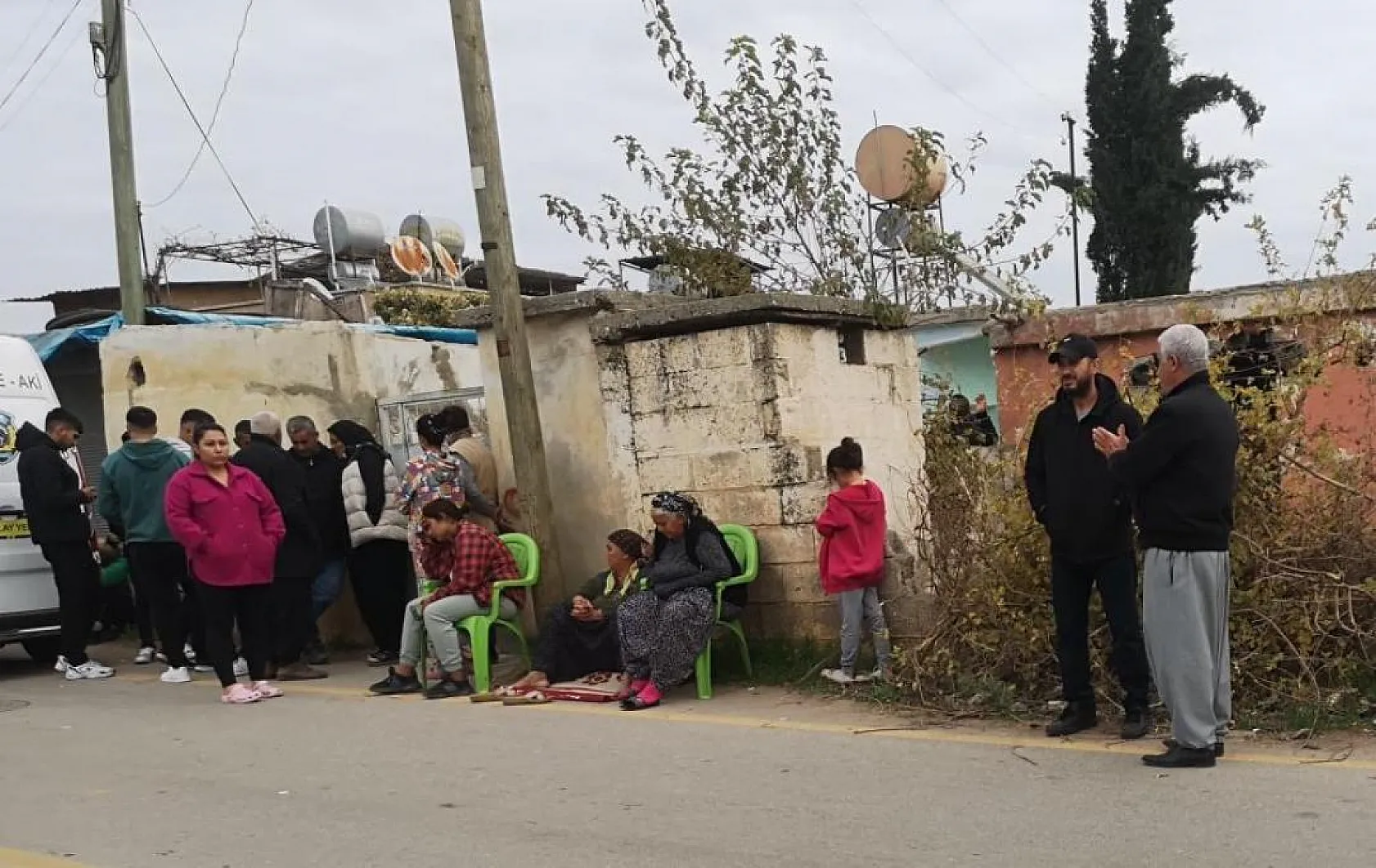 Hamile karısını satırla öldürdü, torununu alıp kaçtı