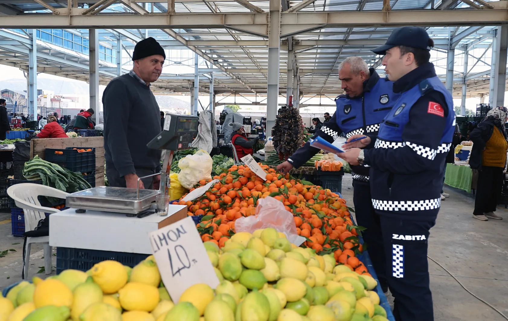 Menteşe Belediye Zabıtasından etiket denetimi