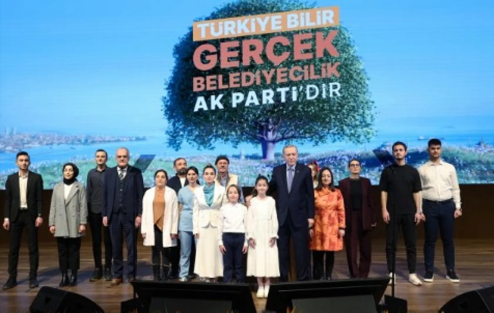Cumhurbaşkanı Erdoğan açıkladı! İşte 8 başlıkta AK Parti'nin seçim beyannamesi