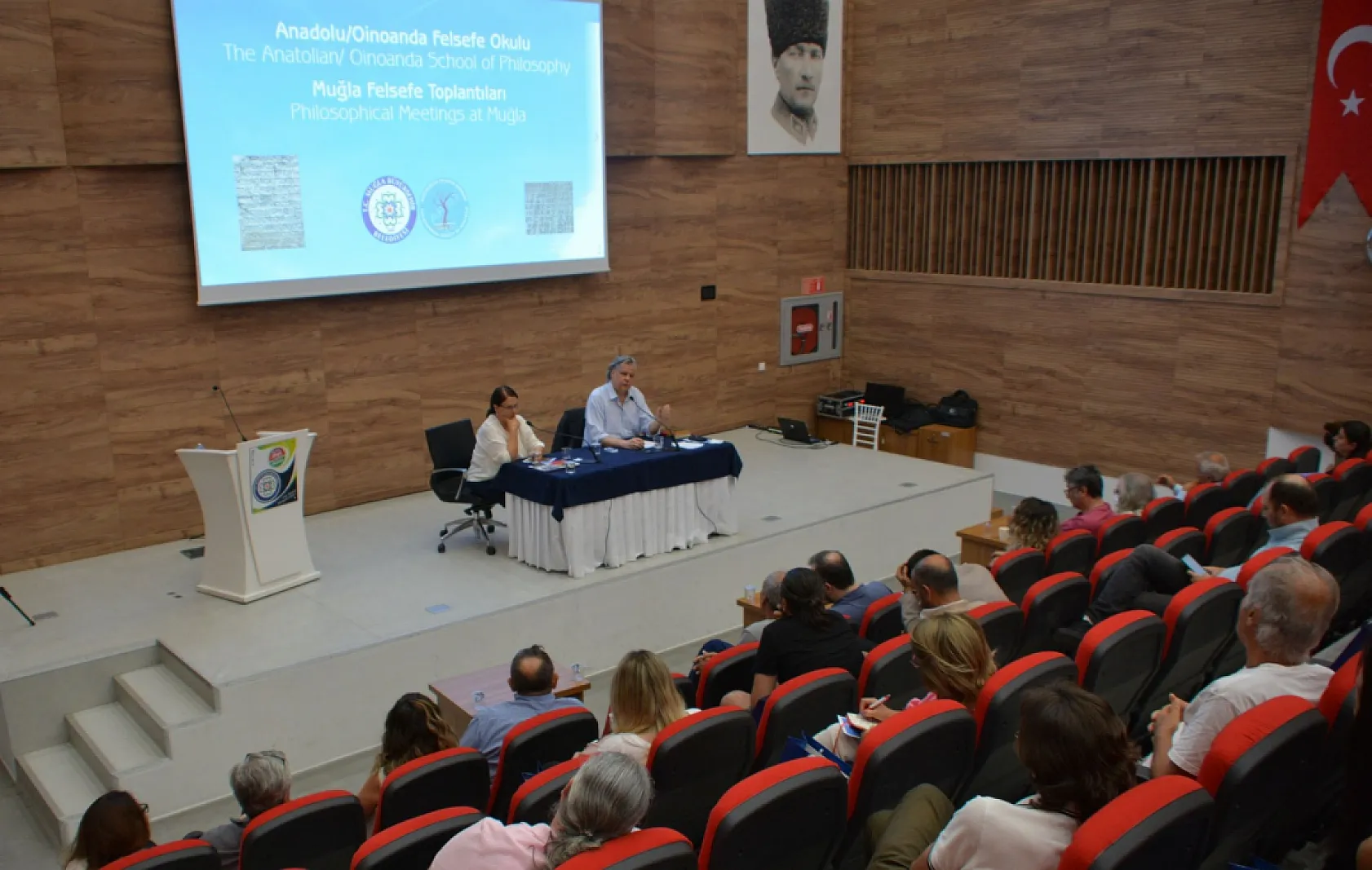 Büyükşehir'in Felsefe ve Yaşam Akademisi Yerel Yönetimlerde Bir İlk Olarak Dikkat Çekiyor