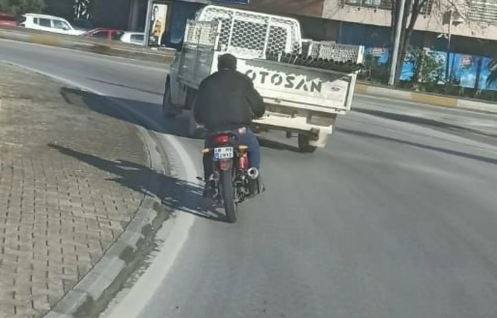 Sahte plakalı motosiklet ele geçirildi