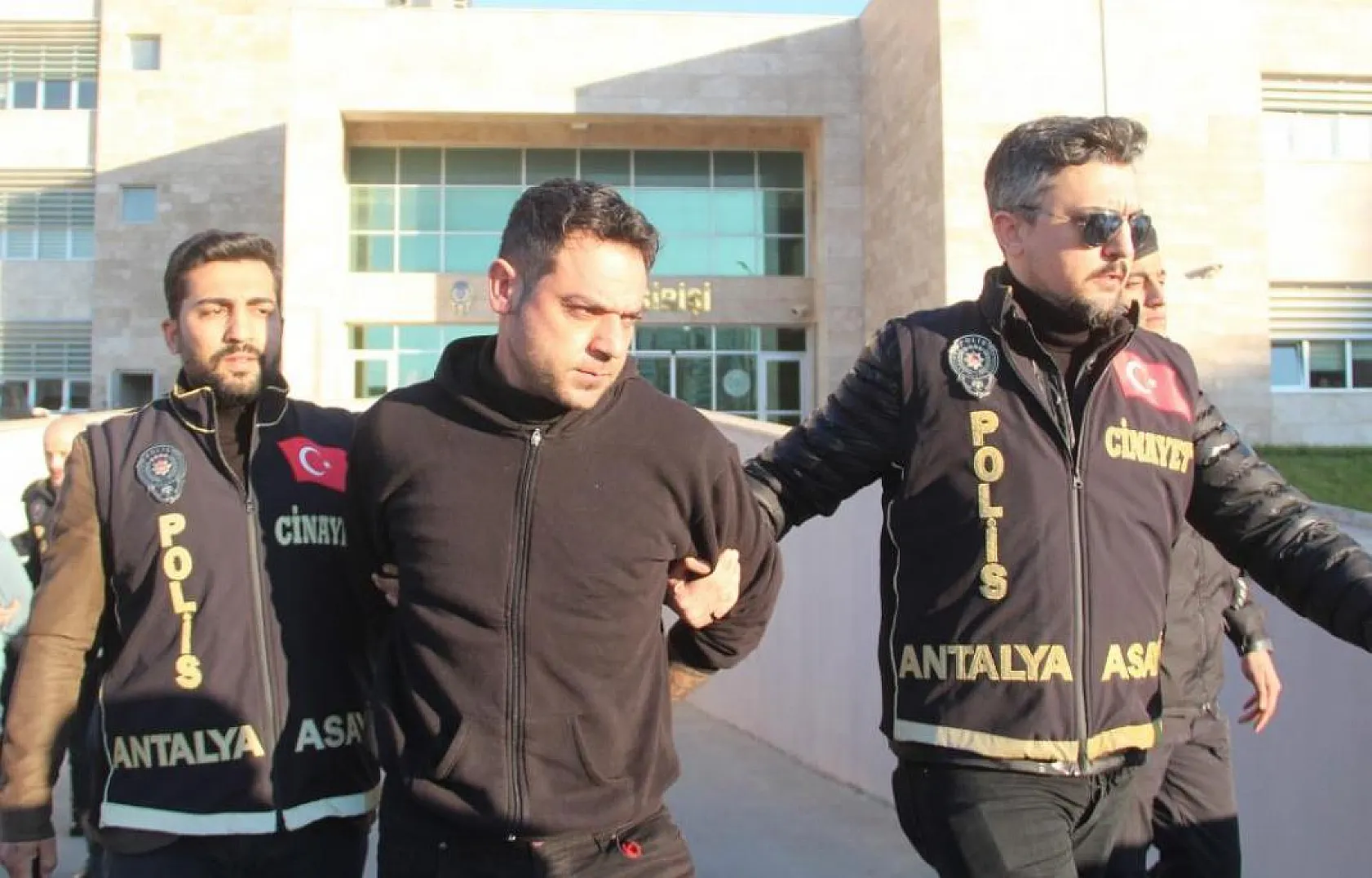 Cesedi boş araziye gömülmüştü! DNA testi herşeyi ortaya çıkardı