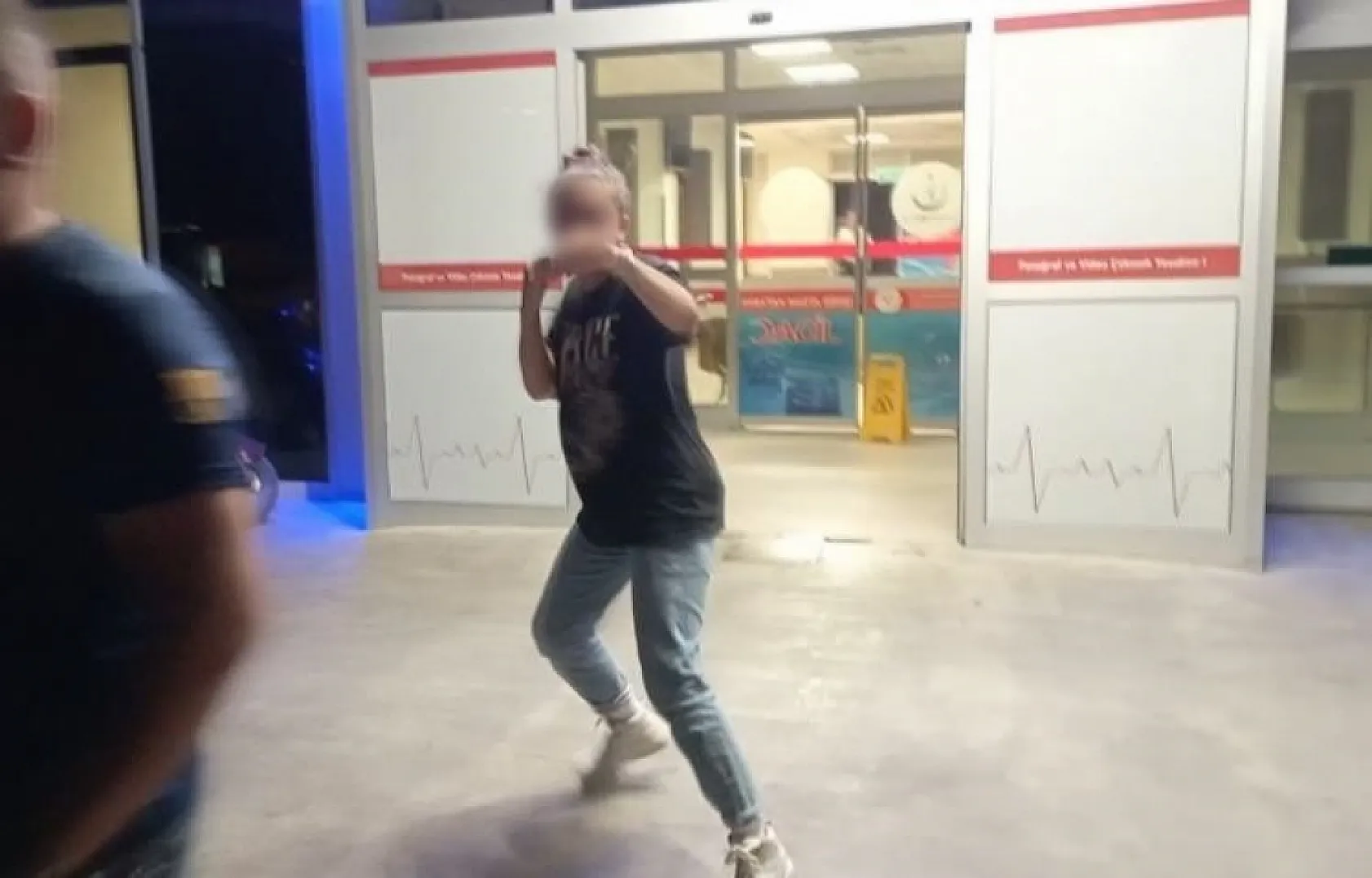 Dedesini bıçaklayıp boks hareketi yapan toruna 5 yıl hapis cezası