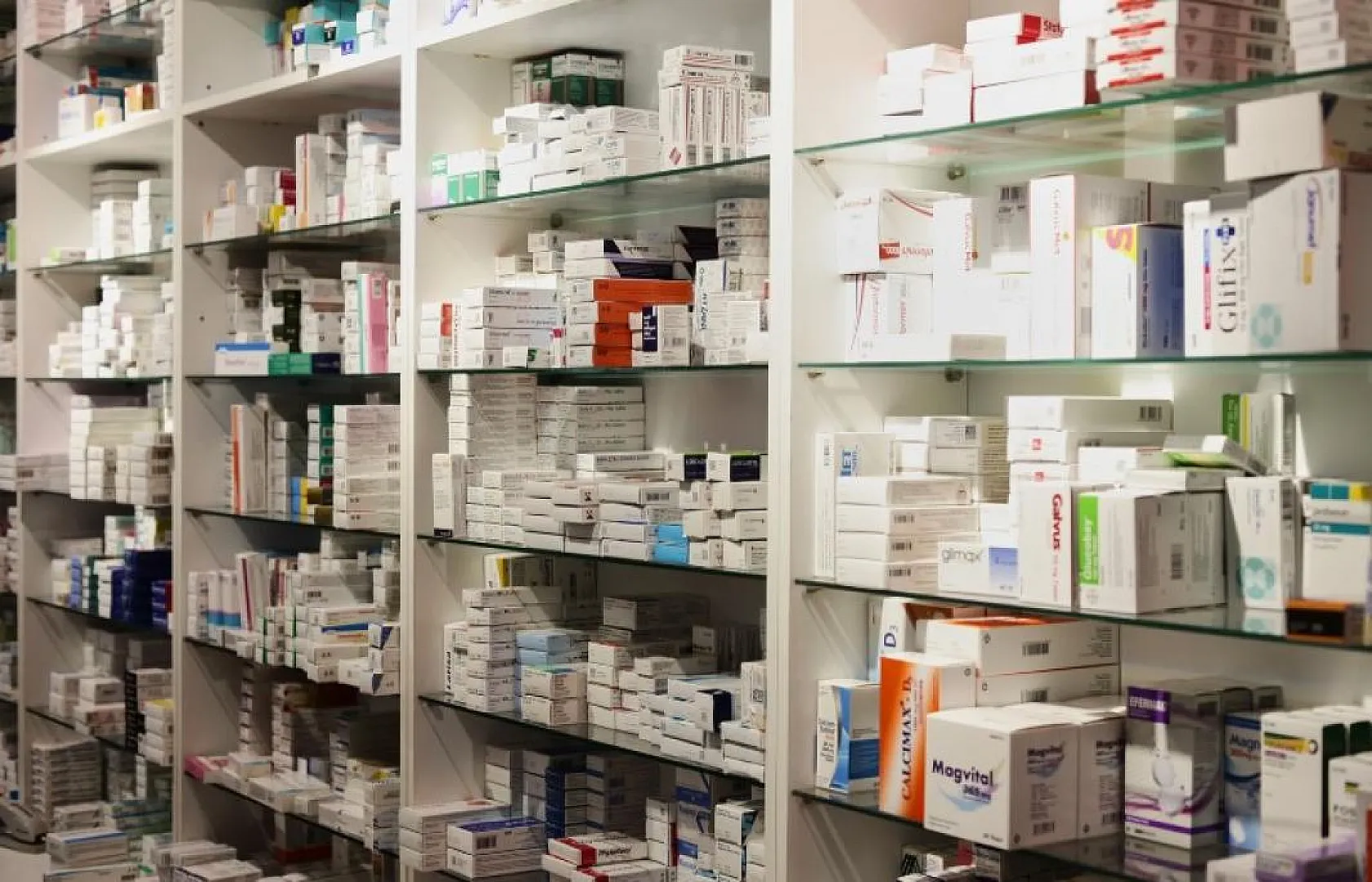 Eczanede fenalaşan 2 yaşındaki çocuk hayatını kaybetti