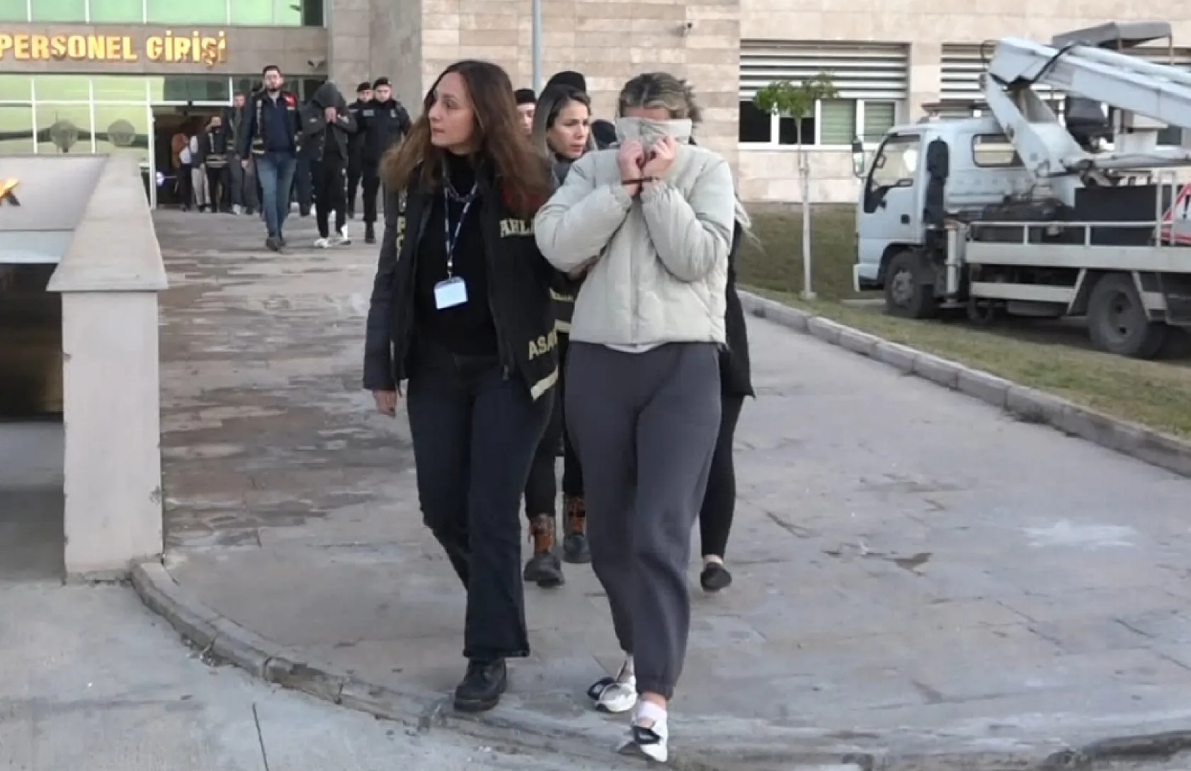 'Bizim oyunumuzu kimse bozamaz' deyip kadınlara zorla fuhuş yaptırdılar, 'Oyunbozan' operasyonuyla yakalandılar