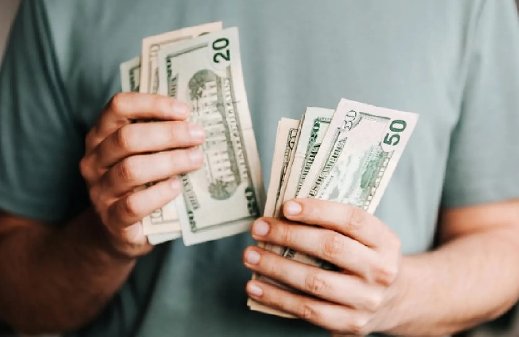 Dolar yıllar sonra bir ilki yaşayarak inişe başladı