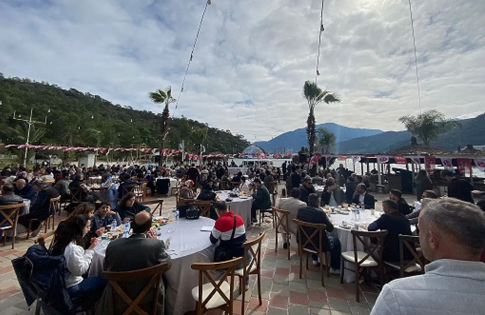 Kökten, 'Efendilik Değil Hizmetkarlık Yapmaya Geliyoruz'