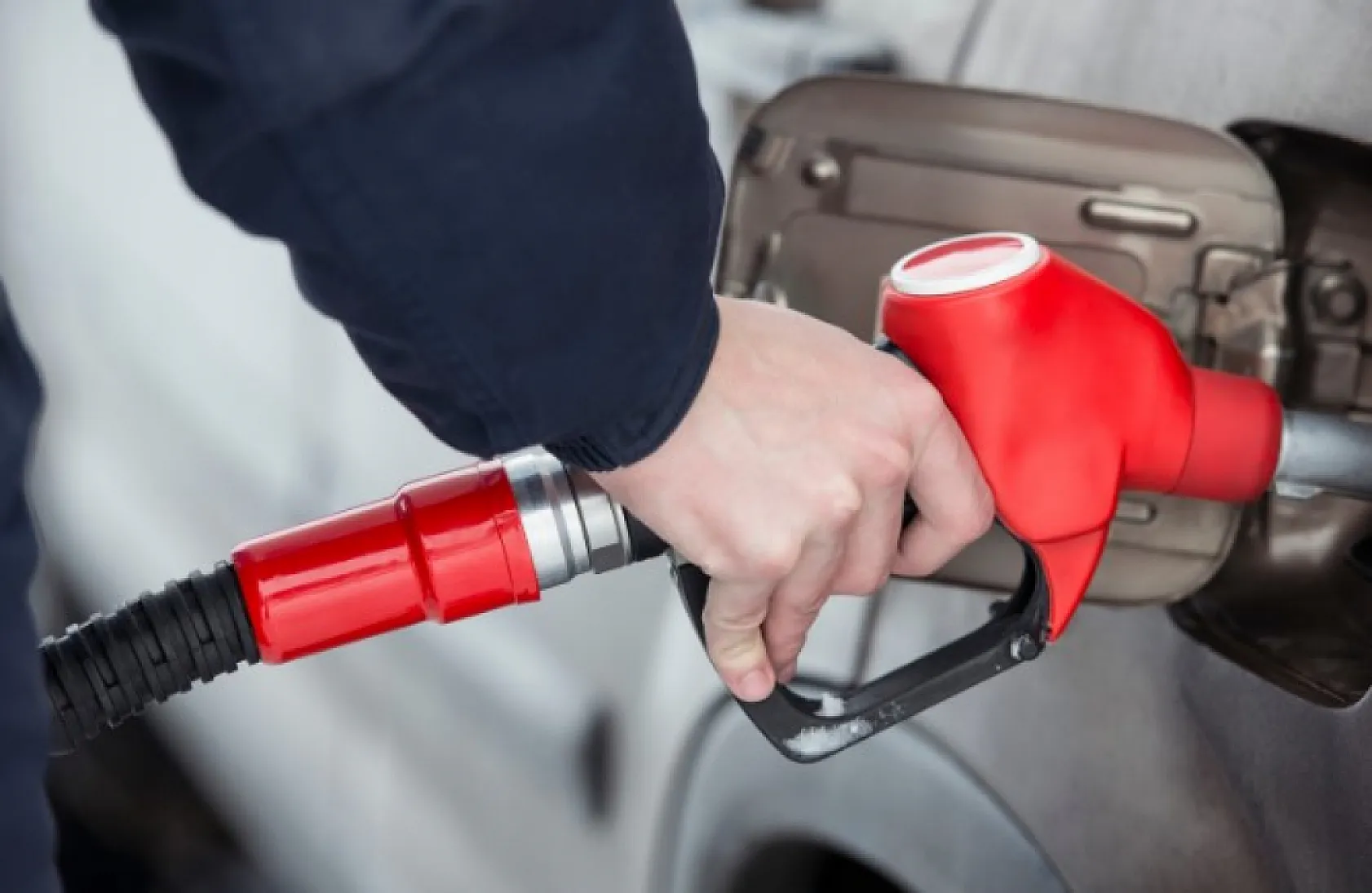 Pompa başında şaşırmayın benzine yine zam geldi