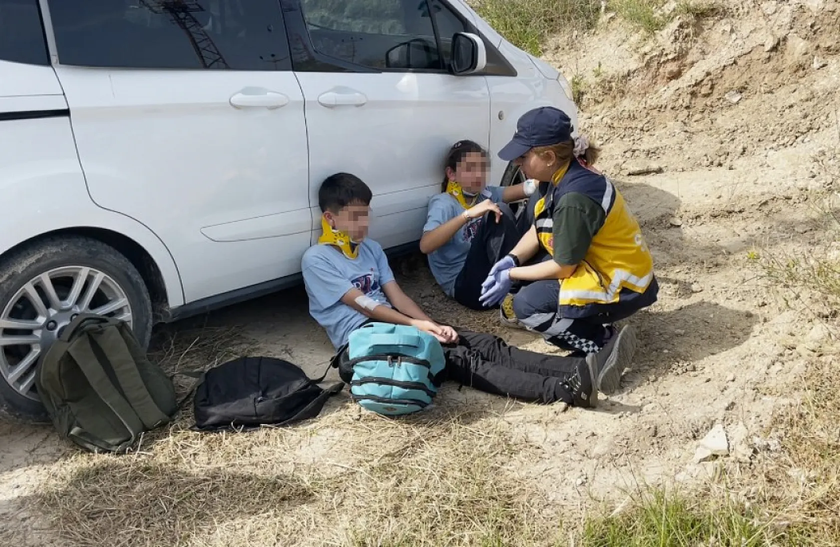 Antalya'da okul servisi şarampole devrildi: 6 öğrenci yaralı