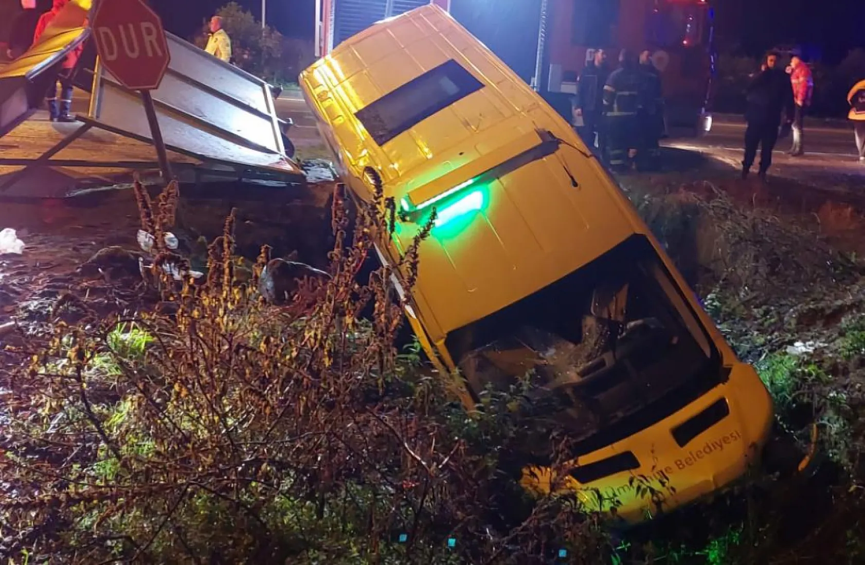 Cenaze aracı kaza yaptı: 10 yaralı