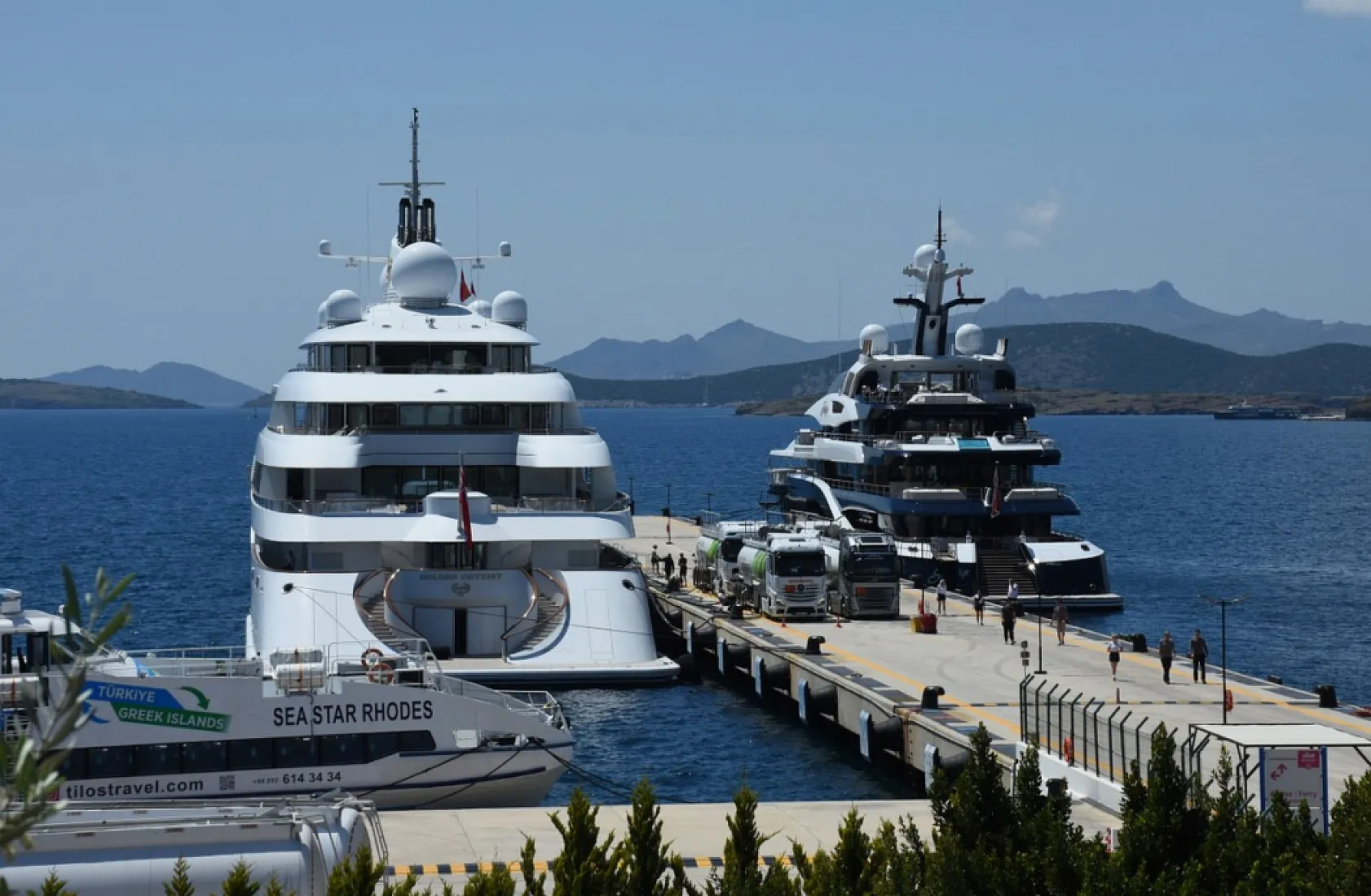 Bodrum'a gelen mega yatlara yakıt ikmali yapıldı