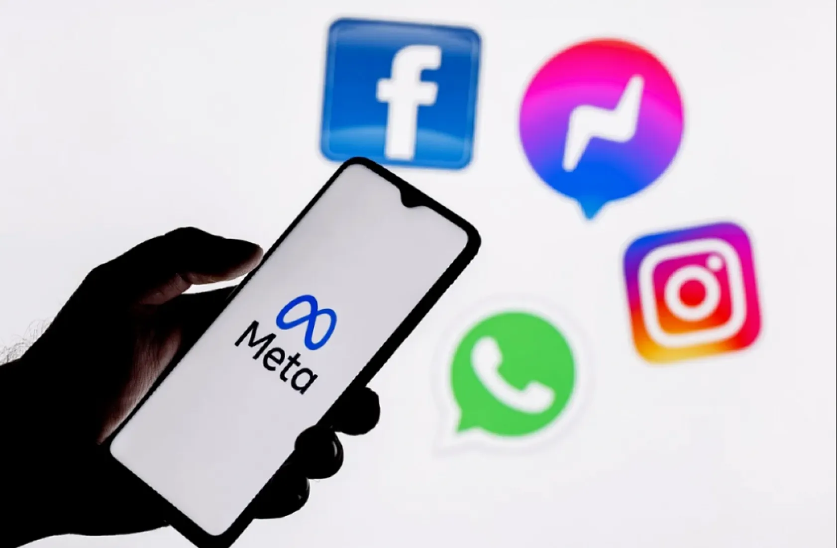 Gözler Instagram ve WhatsApp'taydı: O uygulama Türkiye'de kapatılacak