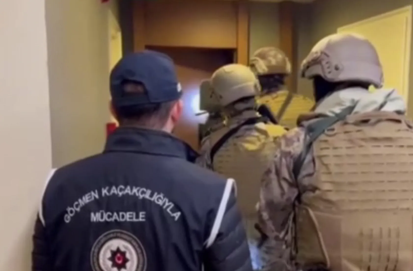 Interpol'ün kırmızı bültenle aradığı 56 kişi operasyonla yakalandı