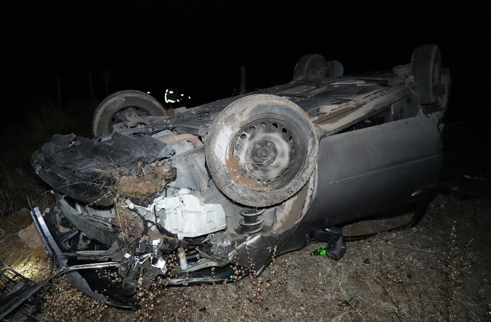 Takla atan otomobilin sürücüsü kaza sonrası ortadan kayboldu