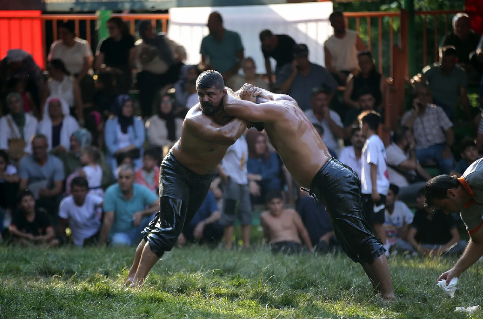 Menteşe Beşpınar Yağlı Güreşleri'nde başpehlivanlığı Cengizhan Şimşek kazandı
