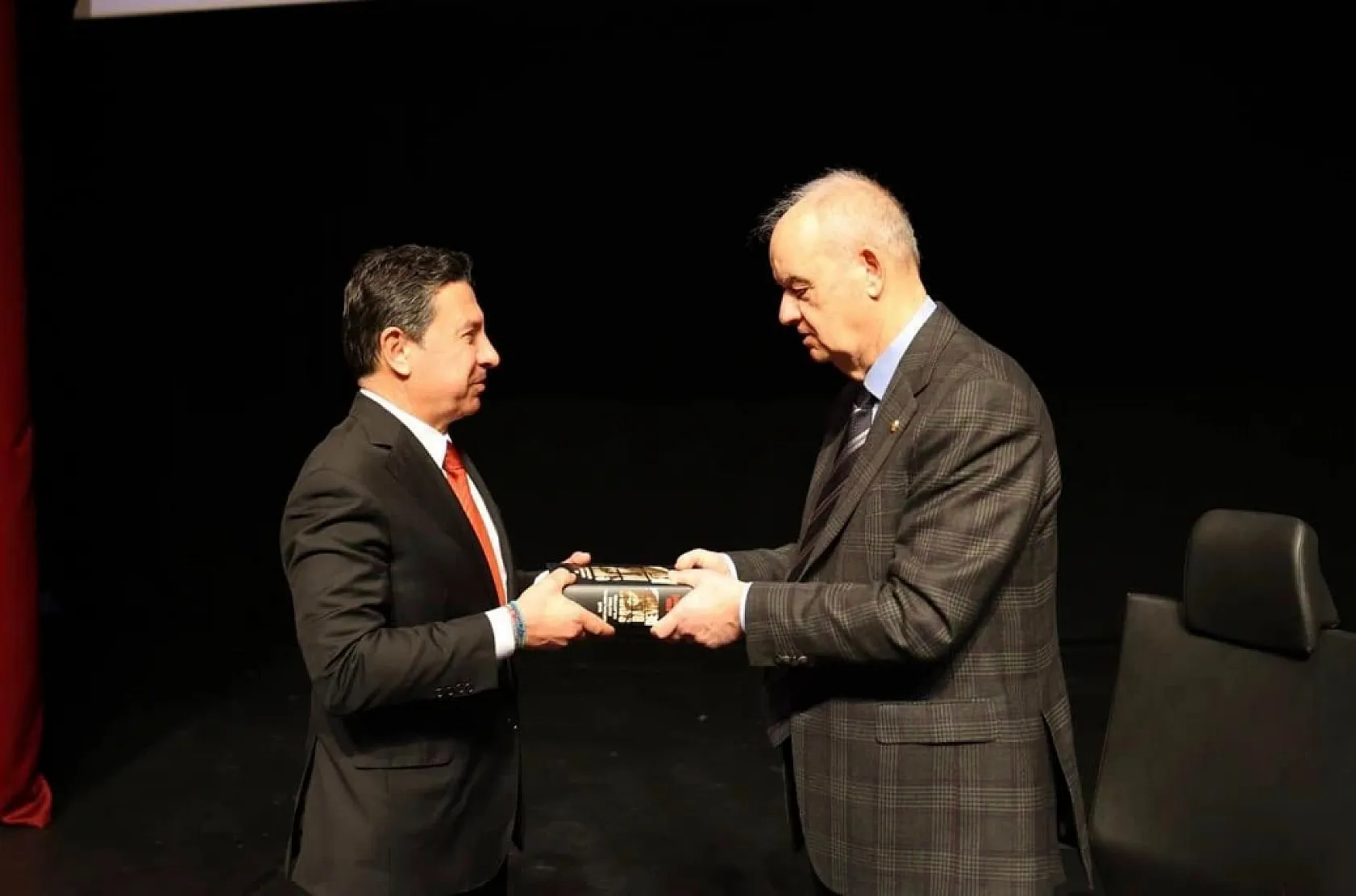 Çanakkale Zaferi'nin 110. yılında İlker Başbuğ Muğlalılarla buluştu