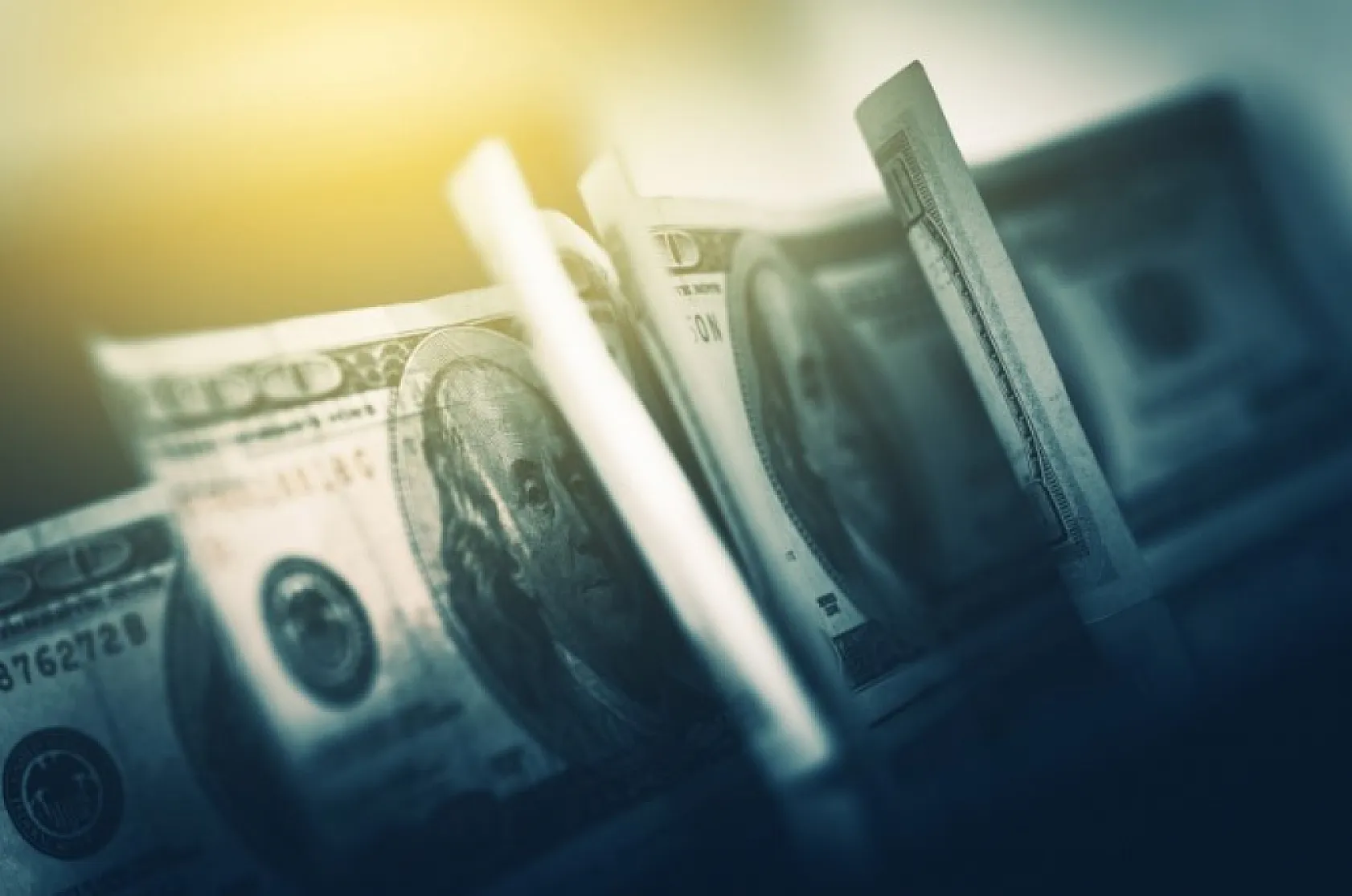 Dolar yıllar sonra bir ilki yaşayarak inişe başladı