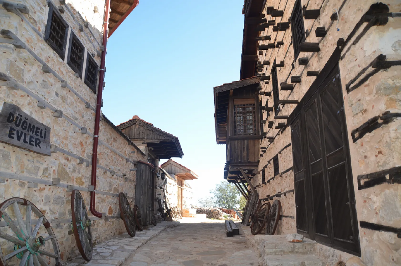 800 yıllık mahalle Avrupalı turistlerin uğrak noktası oldu