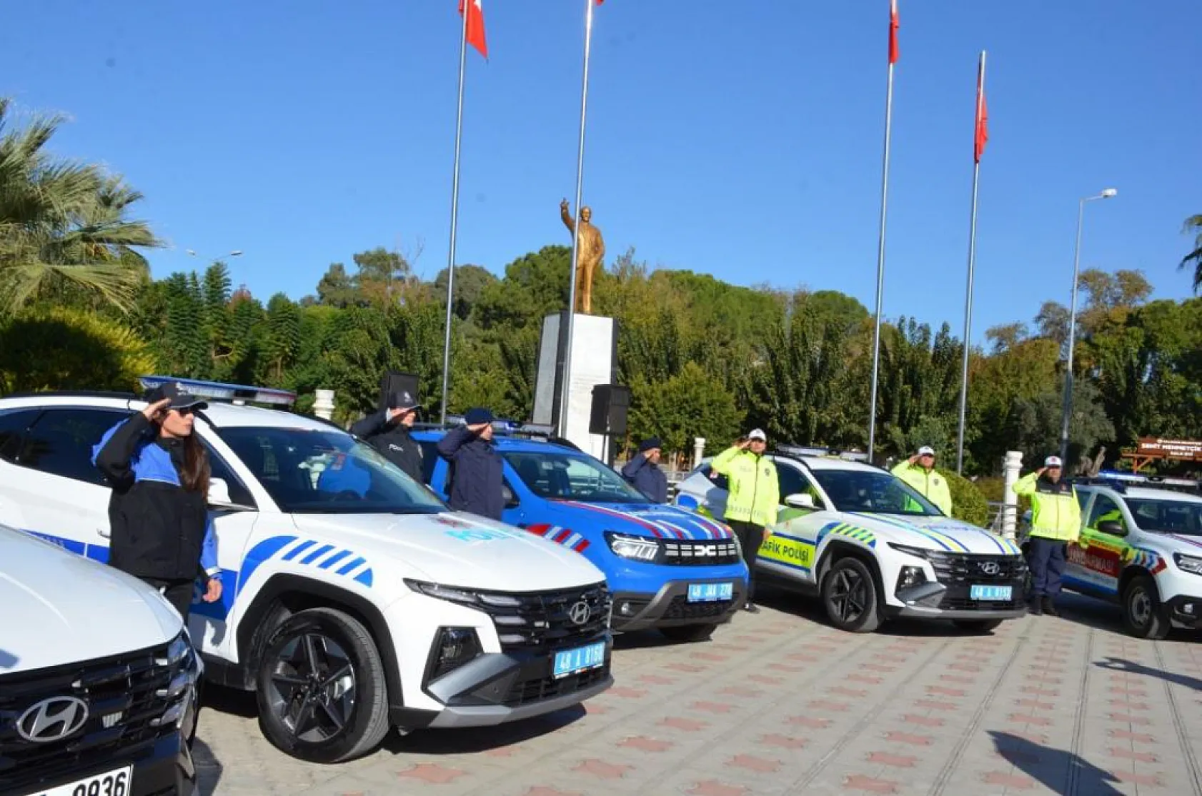 Dalaman'a hayırseverlerin katkıları ile yeni araçlar kazandırıldı