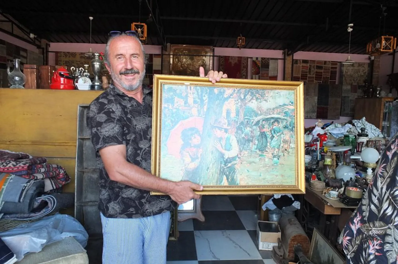 Fethiye'ye oğlak satmak için gitti antikacı oldu
