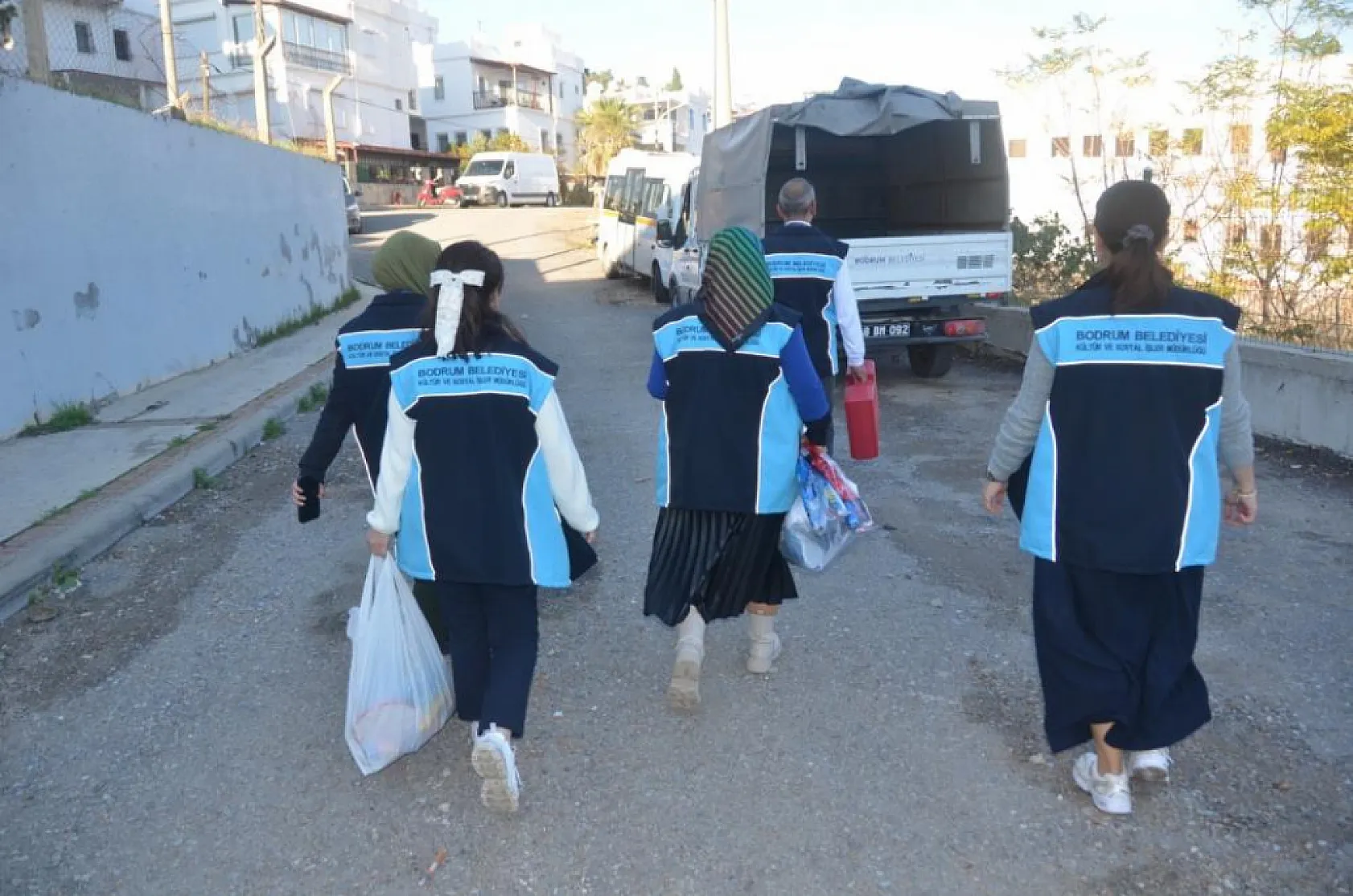 Bodrum Belediyesi minik yüzleri güldürdü