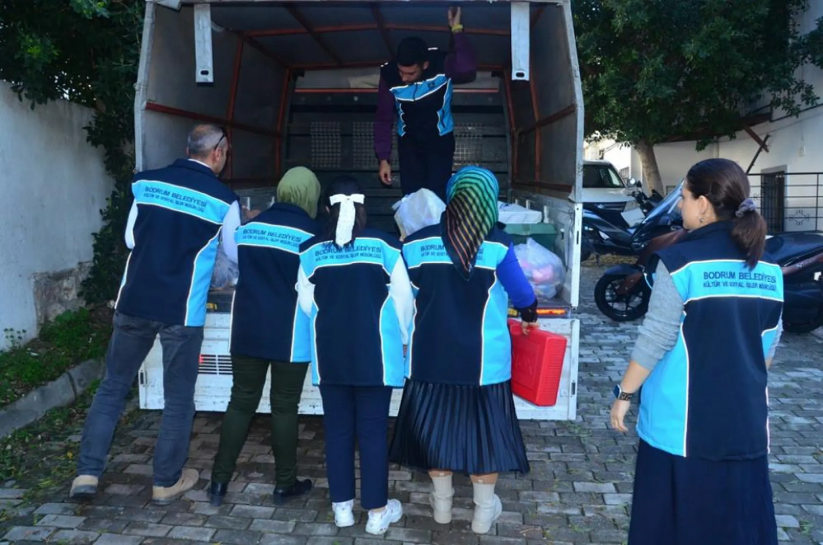 Bodrum Belediyesi minik yüzleri güldürdü