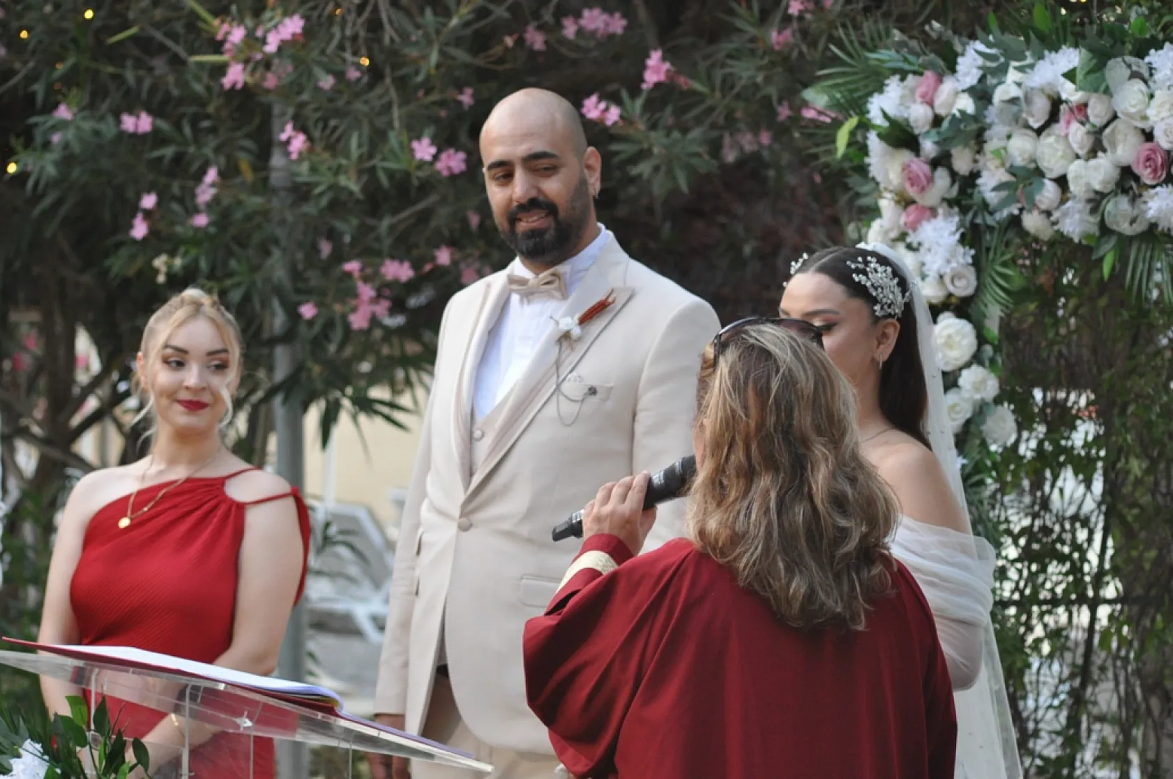 Fethiye'de Cengiz ve Sutay Çifti Dünya Evine Girdi 