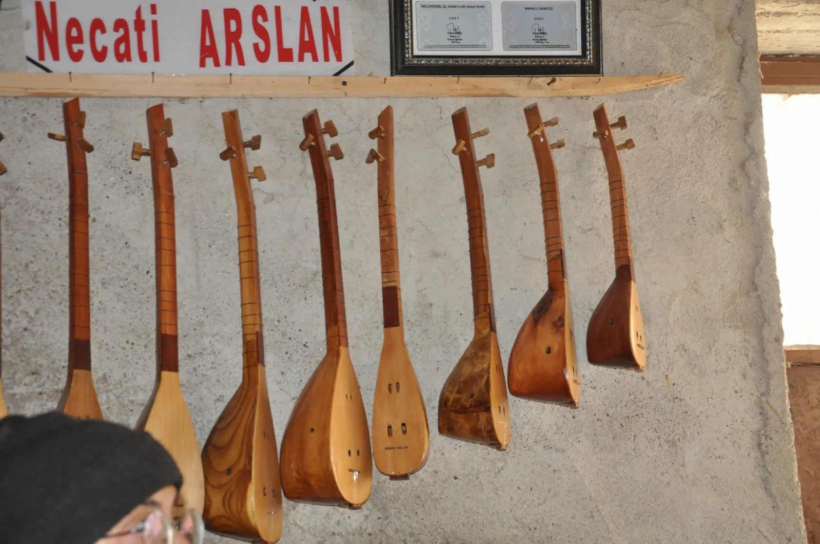 Yörük kültürünün 71 yaşındaki son temsilcisi bu çalgıyı hem yapıyor hem çalıyor