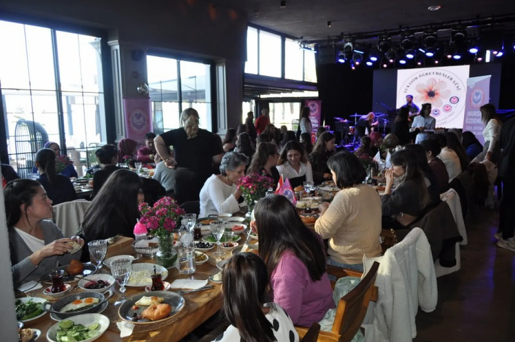 Fethiye'de Nursel Özdemir Kurumları Eğitimcileri Kahvaltılı Organizasyonda Buluştu