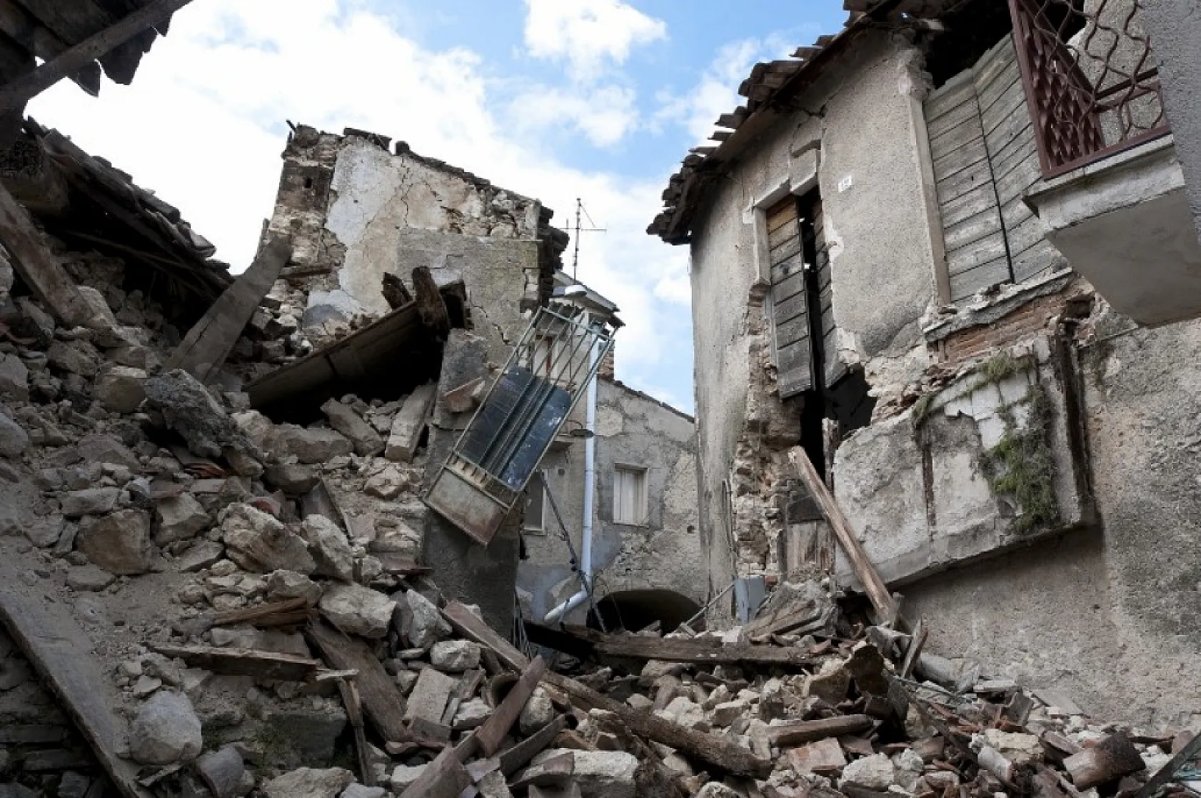 Deprem Riski: 7.6 Büyüklüğünde Sarsıntı Bekleniyor