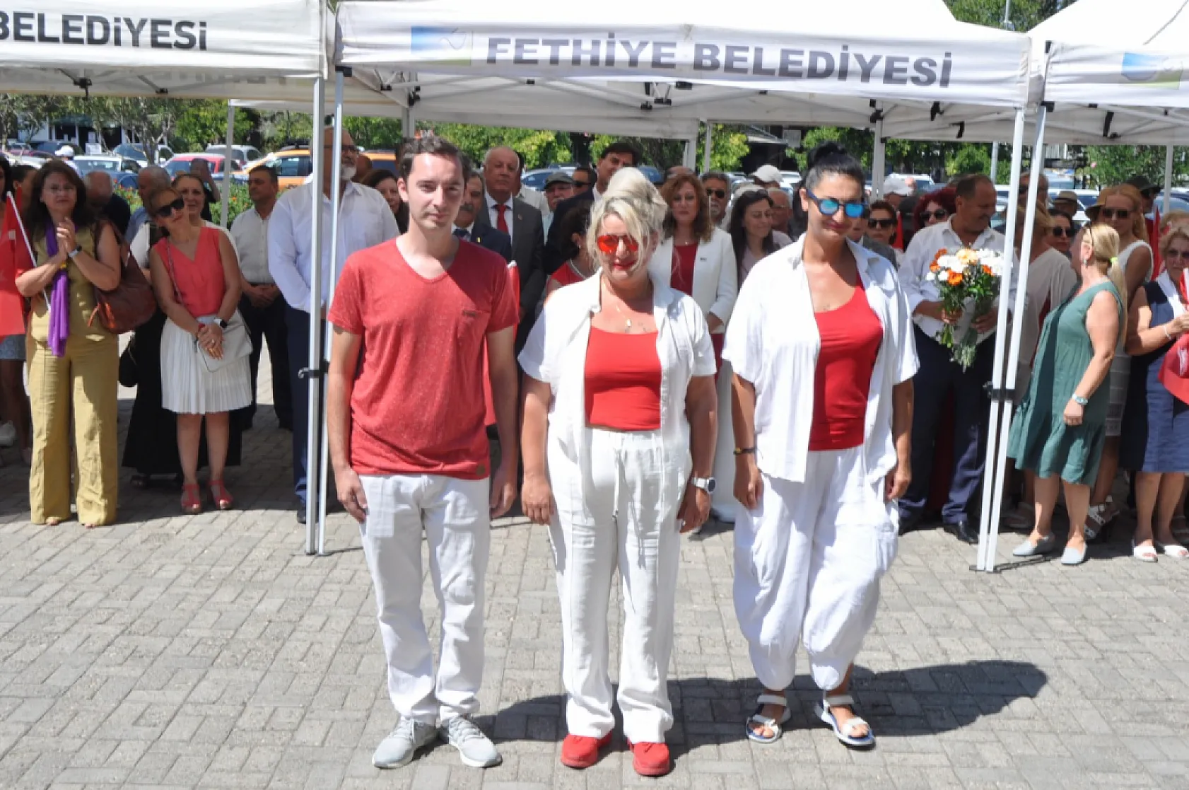 Fethiye'nin Yeni Kurulan Ege Sen Sanat Derneği, Zafer Bayramı'nda Milli Birlik ve Beraberlik Mesajı Verdi