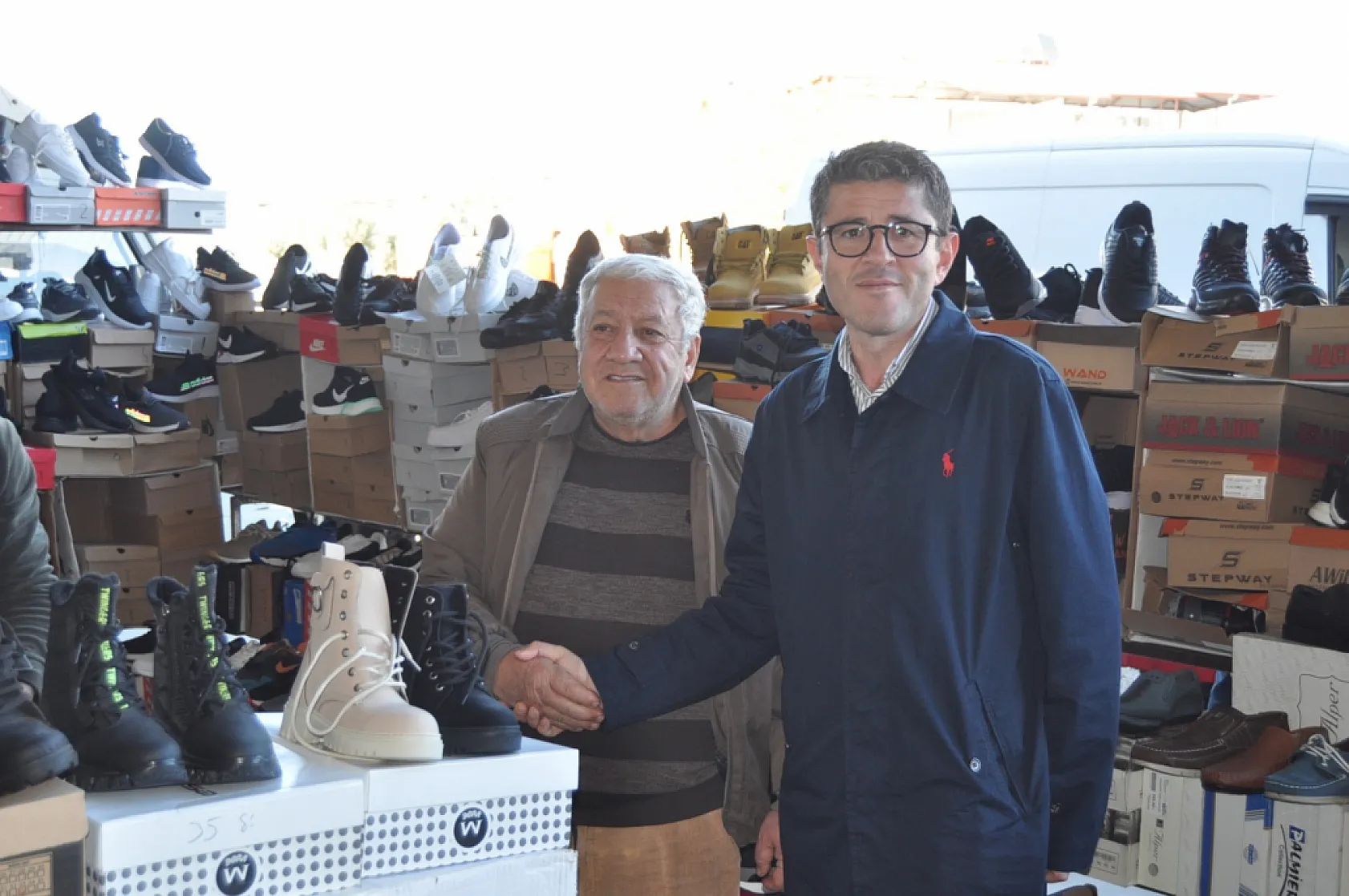 Aday Adayı Kökten, Çamköy Kapalı Pazaryeri'ni Ziyaret Etti