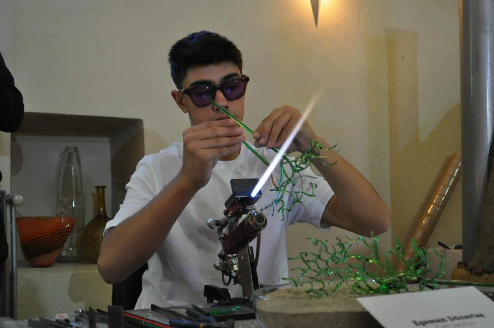 7 yaşında hobi olarak başladığı cam sanatı en büyük tutkusu haline geldi