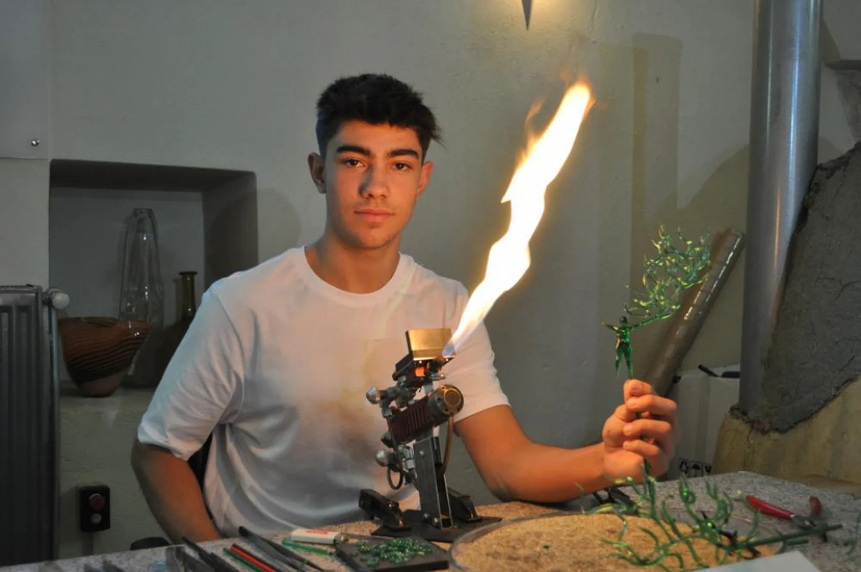 7 yaşında hobi olarak başladığı cam sanatı en büyük tutkusu haline geldi